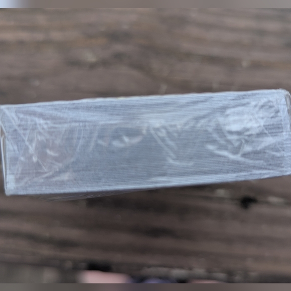 Louis Vuitton Foundation Playing Cards Two Decks with COA NIB - Picture 7 of 13